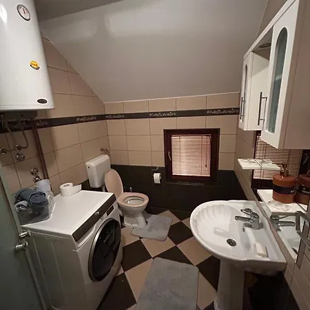 Apartment Materic Pale